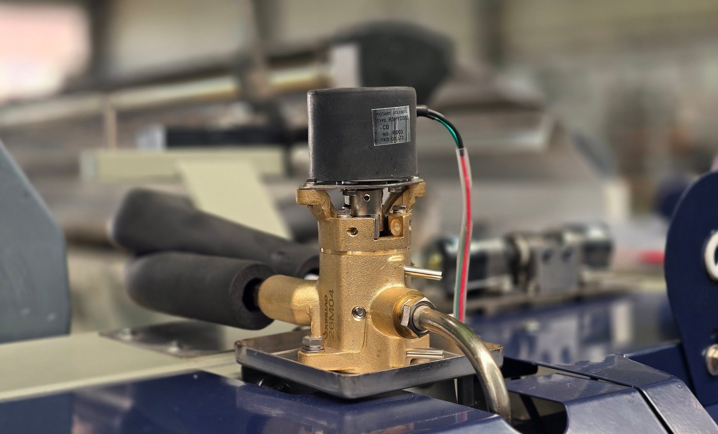 Electronic water jet valve on JTM-508 water jet loom